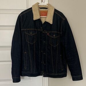 Levis Sherpa trucker jacket